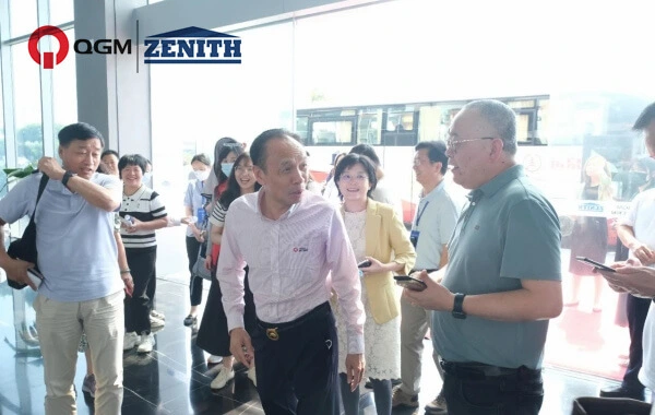 Những người tham gia Diễn đàn khoa học công nghệ Trung-Đức lần thứ ba đã đến thăm QGM