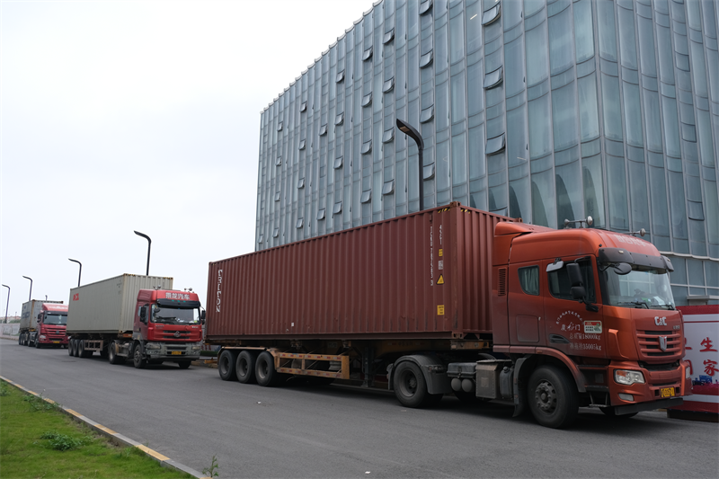 Máy làm gạch QGM được vận chuyển đến Trung Đông, giúp xây dựng khu vực có bước tiến nhảy vọt mới