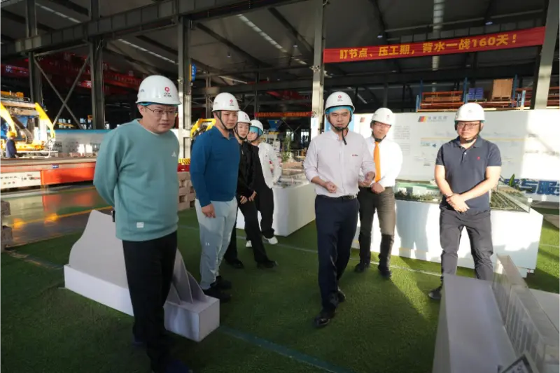 Hội Du học sinh trở về Nan'an đã đến thăm và nghiên cứu tại Công ty TNHH Máy móc Quangong