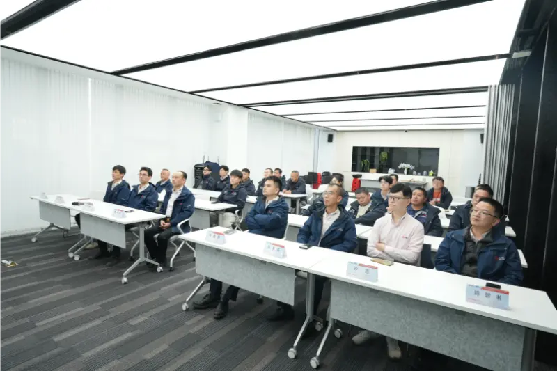 Cuộc họp vận động cho dự án sản xuất gạch ở nước ngoài của Công ty TNHH Quangong Machinery đã kết thúc thành công tốt đẹp.