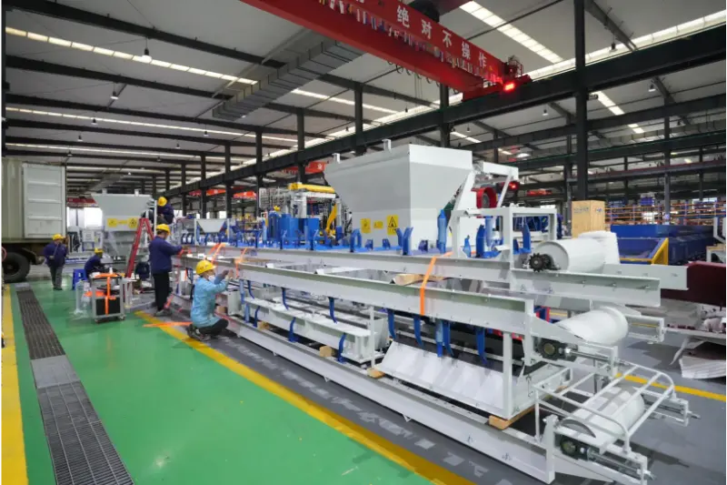 Mùa xuân là thời điểm hoàn hảo để làm việc chăm chỉ và tiến bộ. Công ty TNHH Quangong Machinery đang bận rộn vận chuyển hàng hóa ra nước ngoài.