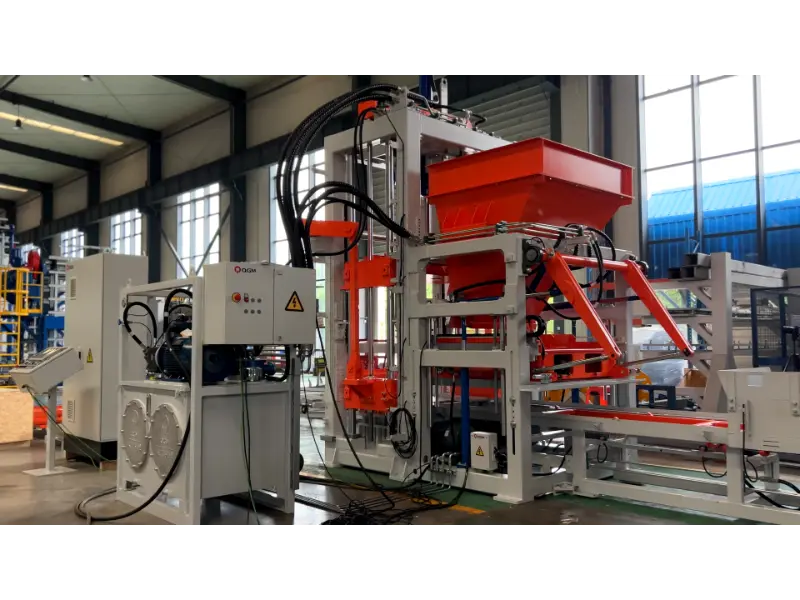 Công ty TNHH Quangong Machinery Dây chuyền sản xuất gạch block tốc độ cao QT10 đặt ra tiêu chuẩn mới cho sản xuất thông minh xuất sắc