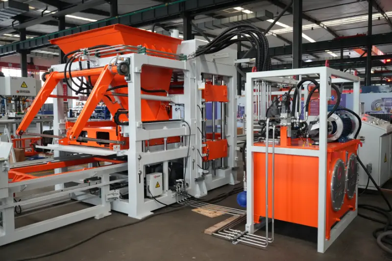 Thông minh và hiệu quả, nâng cao chất lượng và năng suất: Dây chuyền sản xuất gạch QT10 mới của Quangong Machinery Co., Ltd. tạo nên tiếng vang